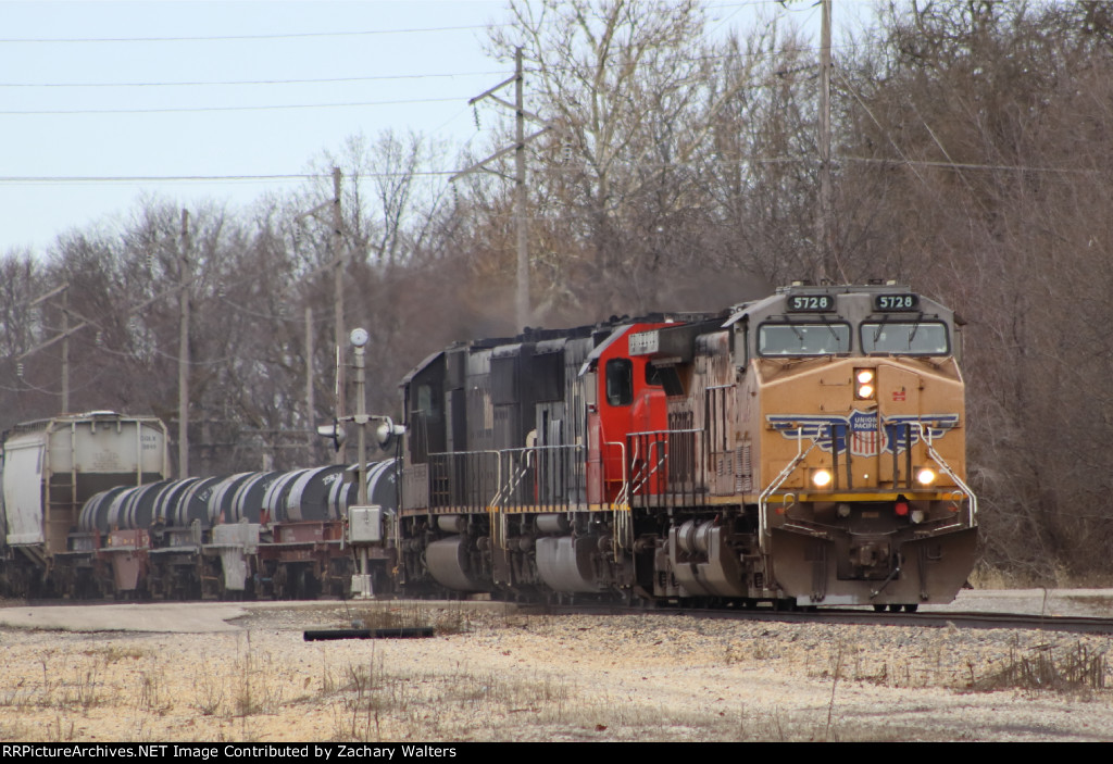 UP 5728 IC 1030 1010